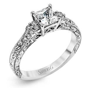 Engagement Ring in 18k Gold with Diamonds