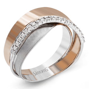 Right Hand Ring in 18k Gold with Diamonds