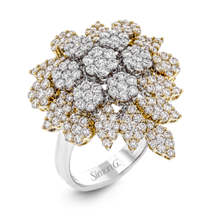 Right Hand Ring in 18k Gold with Diamonds