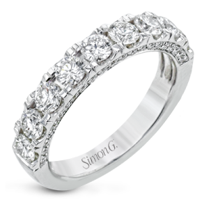 Engagement Ring in 18k Gold with Diamonds