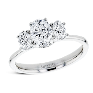 Engagement Ring in 18k Gold with Diamonds