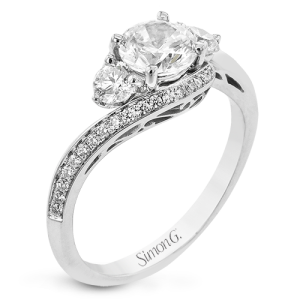 Engagement Ring in 18k Gold with Diamonds