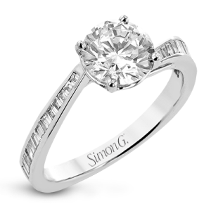 Engagement Ring in 18k Gold