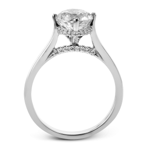 Engagement Ring in 18k Gold with Diamonds