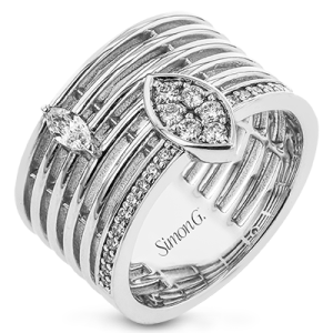 Right Hand Ring in 18k Gold with Diamonds