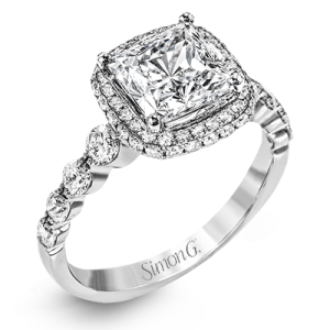 Engagement Ring in 18k Gold with Diamonds