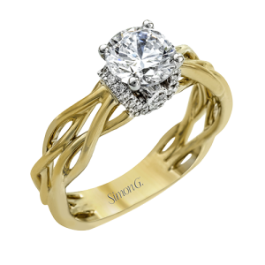 Engagement Ring in 18k Gold with Diamonds
