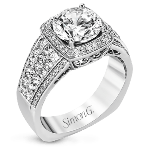 Engagement Ring in 18k Gold with Diamonds