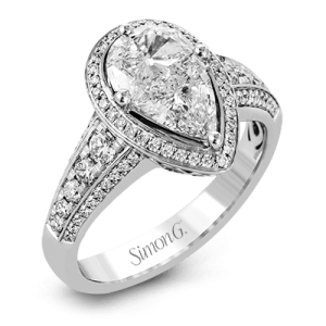 Engagement Ring in 18k Gold with Diamonds