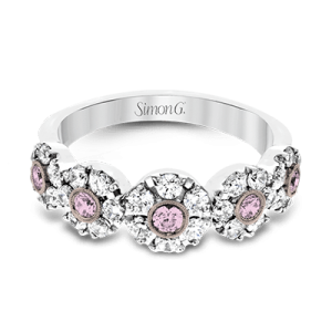 Right Hand Ring in 18k Gold with Diamonds