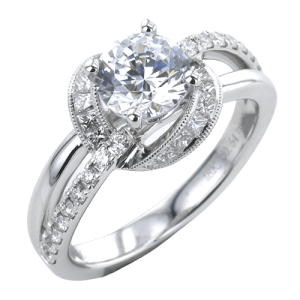 Engagement Ring in 18k Gold with Diamonds