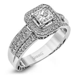 Engagement Ring in 18k Gold with Diamonds