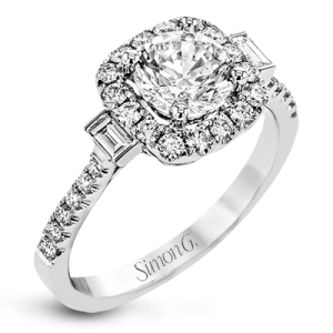 Engagement Ring in 18k Gold with Diamonds
