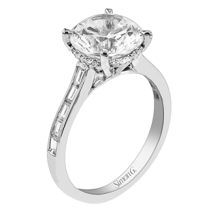 Engagement Ring in 18k Gold with Diamonds